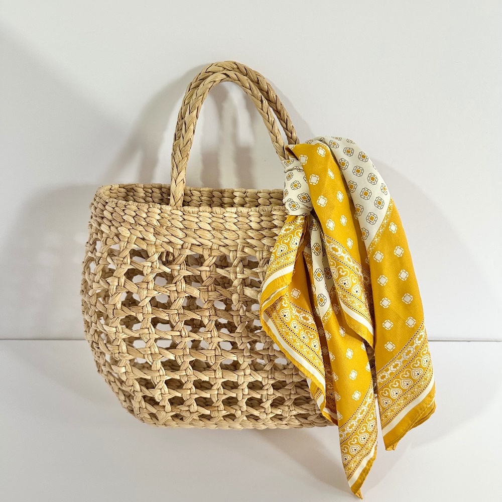 Raffia basket bag